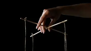 Как защитить ребенка от манипуляций?