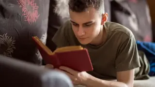 Как сделать так, чтобы ученик с удовольствием читал произведения школьной программы?