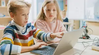 Анализ платформ программирования: Python, Unity